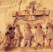 Kermanchah est une bonne étape pour visiter les bas-reliefs et les  inscriptions de Bistoun
