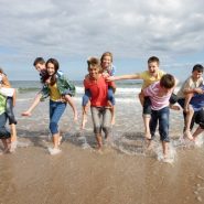 Les avantages d’opter pour une colonie de vacances pour vos chères petites têtes blondes